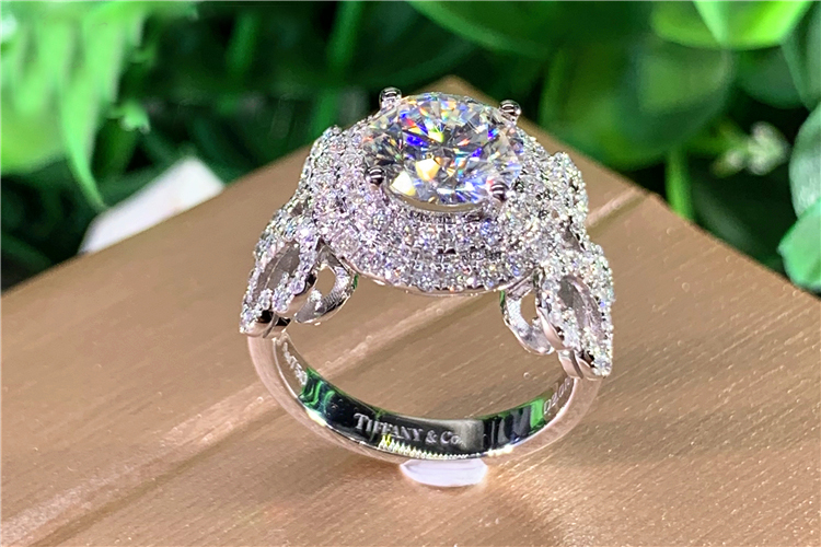 Изготовленное на заказ твердое – обзор и цена Moissanite Engagement Ring 1 Carat