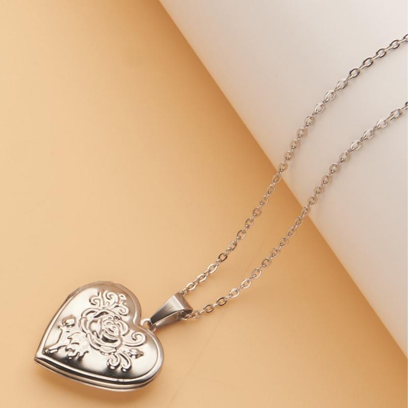 Готическое винтажное ожерелье  – обзор и цена Heart Locket Necklace Photo